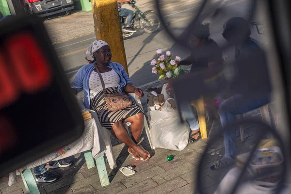 Cena da vida cotidiana nas ruas de Higuey na República Dominicana 18 — Fotografia de Stock