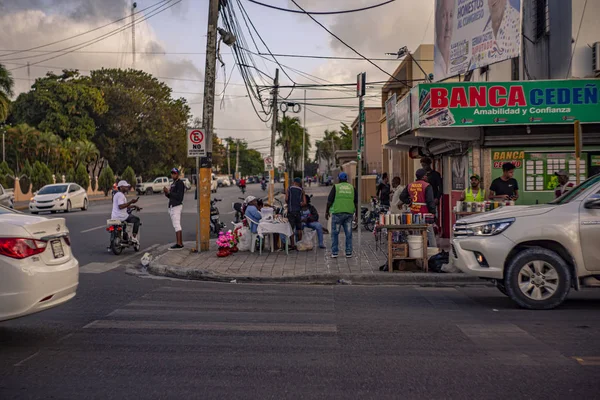 Cena da vida cotidiana nas ruas de Higuey na República Dominicana 16 — Fotografia de Stock