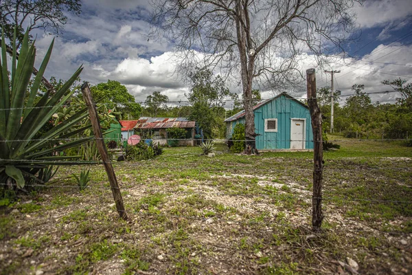 Villaggio di campagna dominicano immerso nel cuore del Parco Nazionale del Cotubanama 3 — Foto Stock