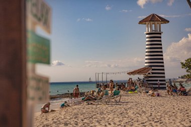 Bayhaibe yakınlarındaki Dominicus sahili deniz feneri 6 'lı.