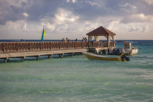 Pier in Dominicus bij zonsondergang in Domonican Republic 2 — Stockfoto