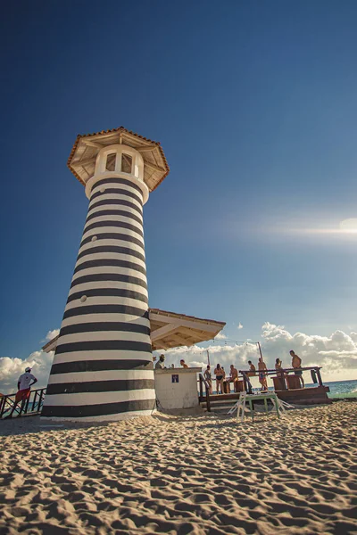 Zicht op Dominicus strand bij Bayhaibe met de vuurtoren 13 — Stockfoto