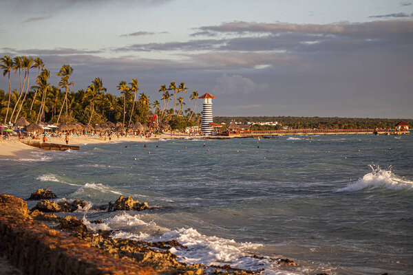 Пейзаж маяка Баяхибе на закате
