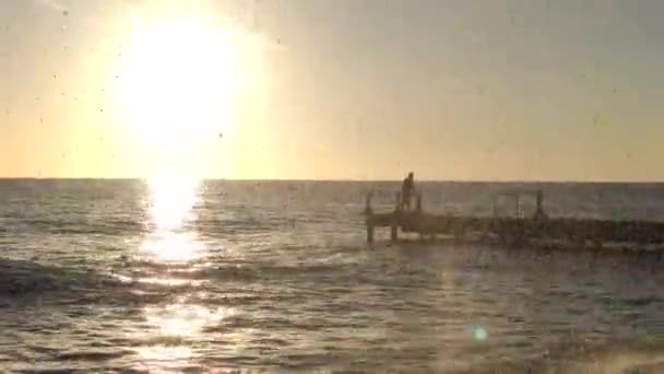 Рибалка Пірсі Заході Сонця — стокове відео