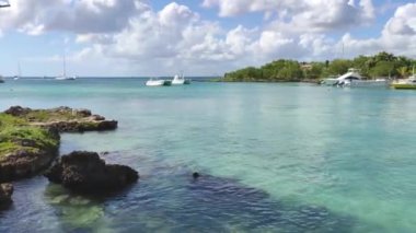 Bayahibe, Dominik Cumhuriyeti 23 Aralık 2019: Bayahibe lagünü ve turistik liman