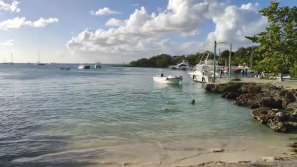 Bayahibe Dominicaanse Republiek December 2019 Bayahibe Lagune Toeristische Haven — Stockvideo