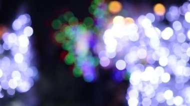 Geceleyin Noel ışığı yanar