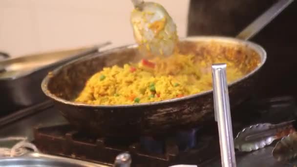 Cocinar Detalle Del Arroz Una Cocina Restaurante — Vídeo de stock