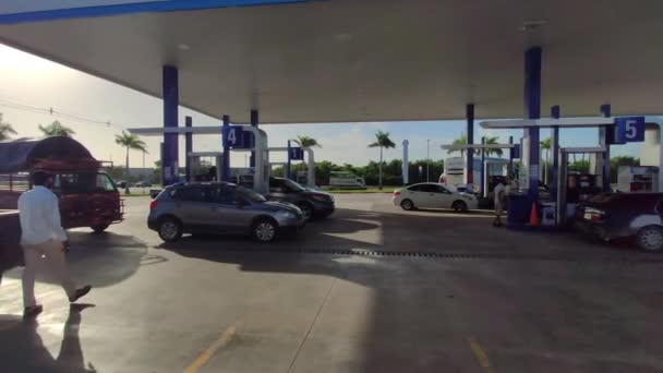 Punta Cana República Dominicana Enero 2020 Gasolinera Dominicana — Vídeos de Stock