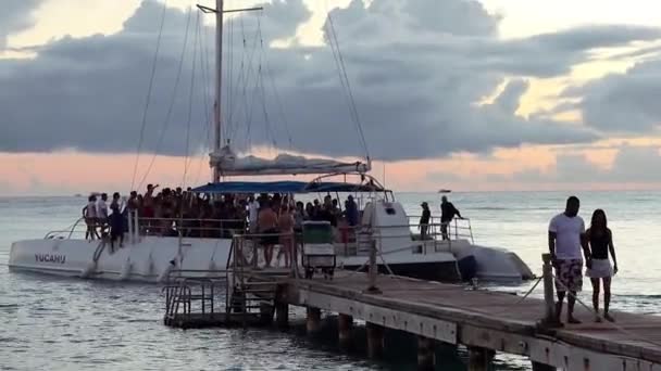 Bayahibe Dominican Republic January 2020 Catamaran Full Tourists Bayahibe Saona — стокове відео