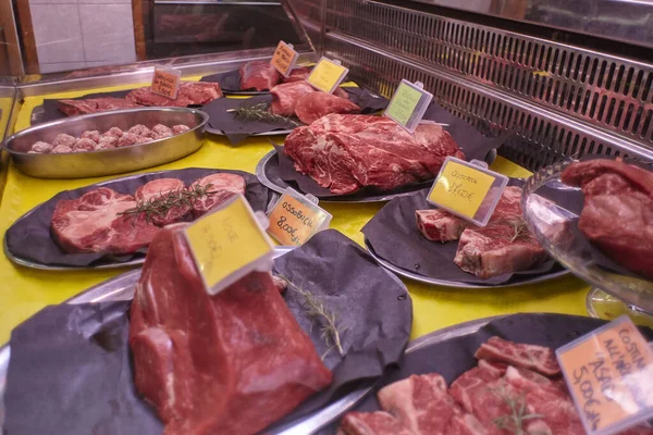 Various Meat Cuts Exposed Butchery Fridge Counter — Stock Photo, Image