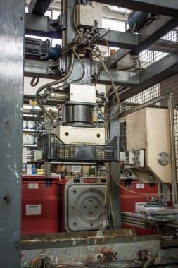 LUSIA, İtalya 24 Mart 2020: Makine ambalaj fabrikası