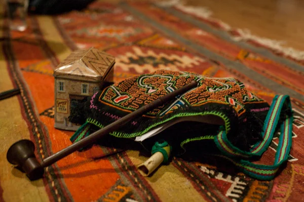 Ayahuasca ile seremoni için birçok Şaman nesnesi