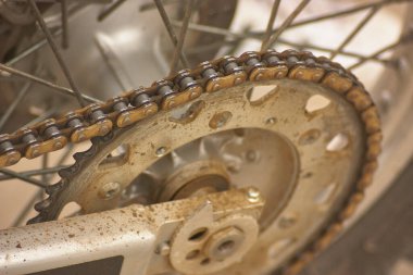 GAVELLO, İTALYA 24 Mart 2020: Kırsal kesimde Enduro yarışı