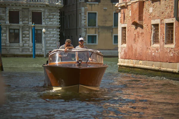 Venice Itália Março 2019 Lancha Canal Veneza — Fotografia de Stock