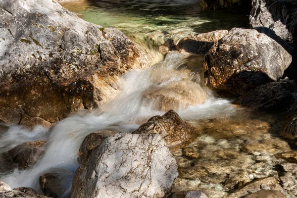 Corso Acqua Nelle Dolomiti Con Acqua Rocce — Foto Stock