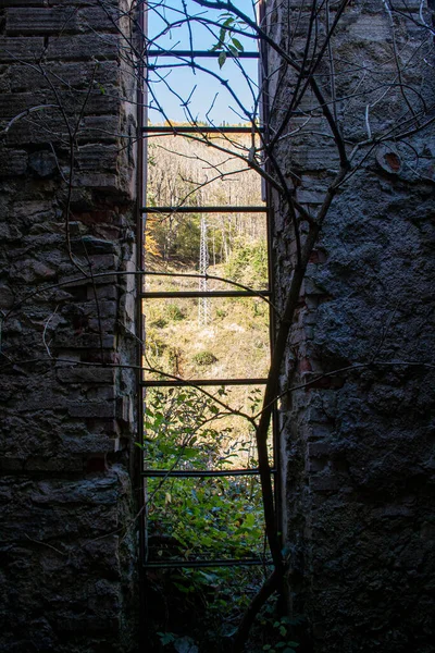 Ruína Abandonada Nas Dolomitas Velho Edifício Abandonado Exterior — Fotografia de Stock