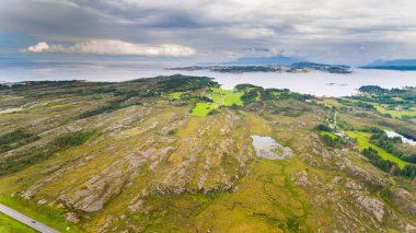 Norveç sahil peyzaj Island hava dron Manzaralı