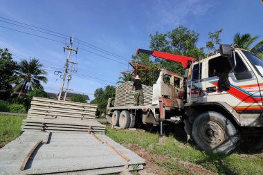 Alt denetimleri beton döşeme taşıma için vinç kaldırma