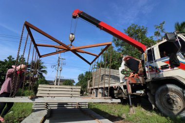 Alt denetimleri beton döşeme taşıma için vinç kaldırma