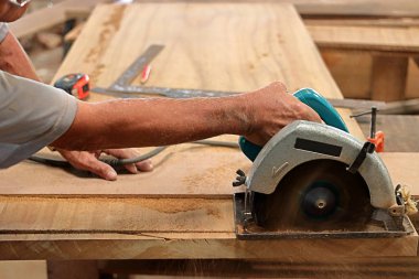 Daire testere kesim ahşap tahta doğrama Atölyesi