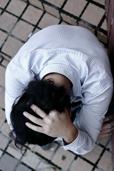 Top Vista Estressado Deprimido Jovem Asiático Sentindo Mal — Fotografia de Stock