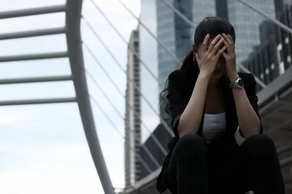 Baixo Tom Tonificado Imagem Deprimido Estressado Jovem Mulher Negócios Asiática — Fotografia de Stock