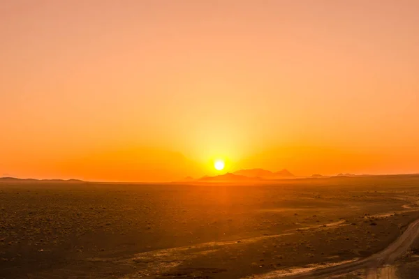 Orange sunrise in the desert of Iran — Stock Photo, Image
