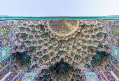 Mozaik Isfahan Şah caminin giriş kapısı