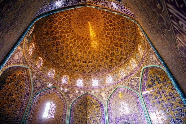 Lotfolláh sejk mecset Iszfahánban - Irán kupola — Stock Fotó