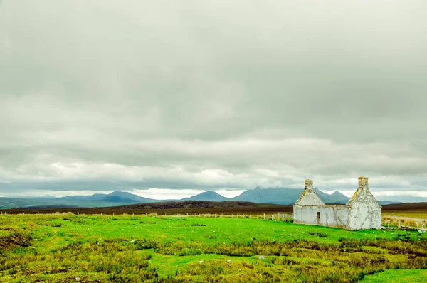 スコットランドの高地でくわえて跡を風景します。 — ストック写真