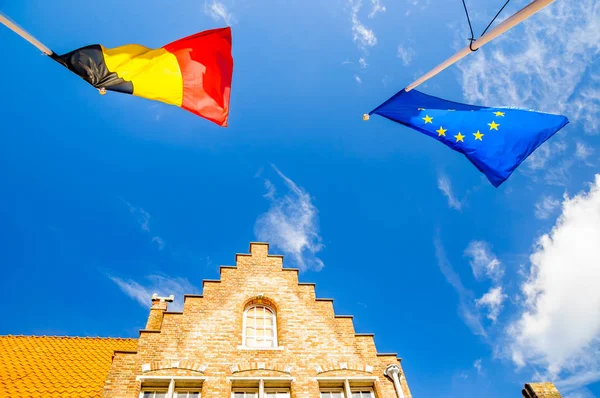 Belgien och Eu i Bruge flagga — Stockfoto