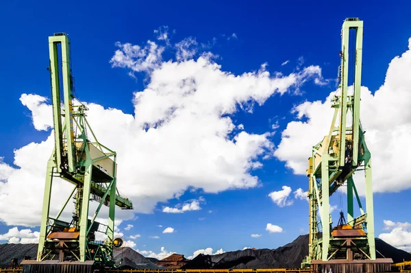 Coal and cargo cranes stored in the port of Antwerp — Stock Photo, Image