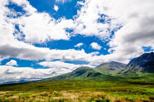 İskoçya'nın dağlık manzara