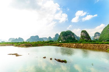 Karstik Peyzaj ve Li Nehri Yanhshuo Yanhsshuo tarafından