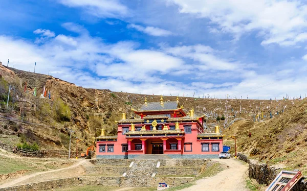Monastero tibetano per villaggio Heping Fahui nel Sichuan — Foto Stock