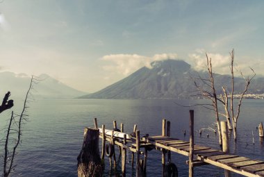 Volkan manzara Lago Atitlan Guatemala tarafından