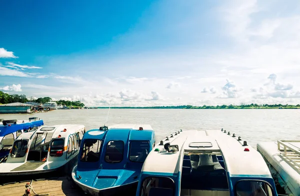 Boat pier by Amazonas river in Brazil — Stock Photo, Image