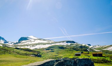 Norveç'te tipik dağ manzarası