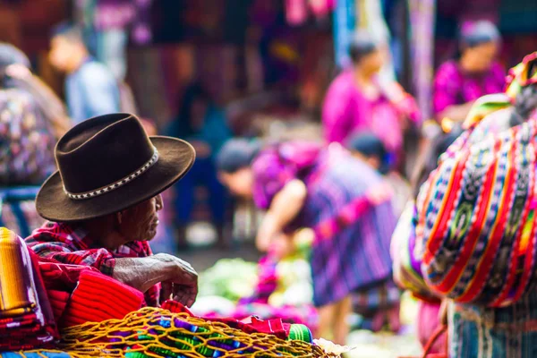 Maya ihtiyar Chichicastenango piyasada