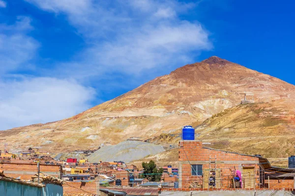 Zobrazit na Cerro Rico stříbrný důl v Potosi - Bolívie — Stock fotografie