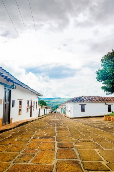 Des oisillons coloniaux dans les rues de Barichara - Colombie — Photo