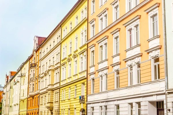 Coloridos edificios residenciales en Haidhausen - Múnich — Foto de Stock