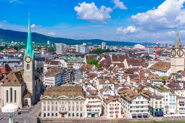 Paesaggio urbano del centro storico di Zurigo da Grossmunster — Foto Stock
