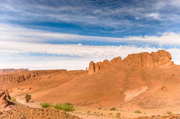 Paisaje rocoso por la montaña Atlas en Marruecos —  Fotos de Stock