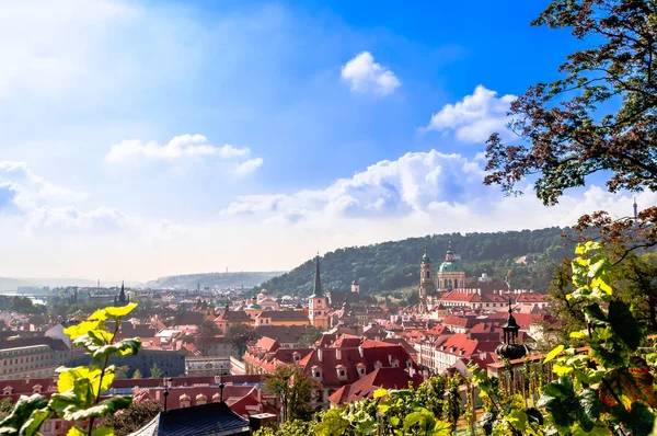 Paesaggio urbano della città medievale di Praha — Foto Stock