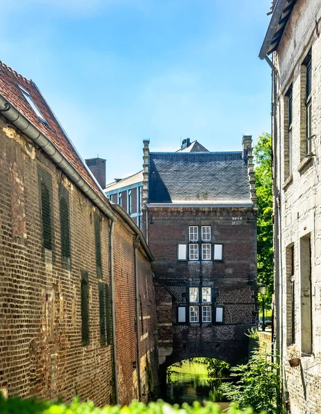 Maastricht oude gebouwen van historische centrum — Stockfoto