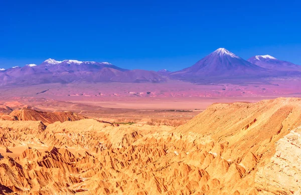 死亡谷 a 火山在阿塔塔塔沙漠-智利 — 图库照片