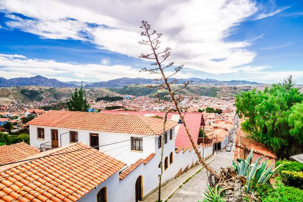 Cityscape with colonial buildings in the old tow of Sucre - Bolivia — Stock Photo, Image