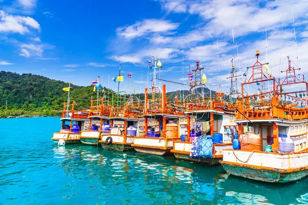 Fishing boats by Koh Kood Island - Thailand — Stock Photo, Image